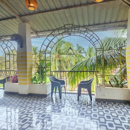 14 Door Home Stay Calangute Buitenkant foto