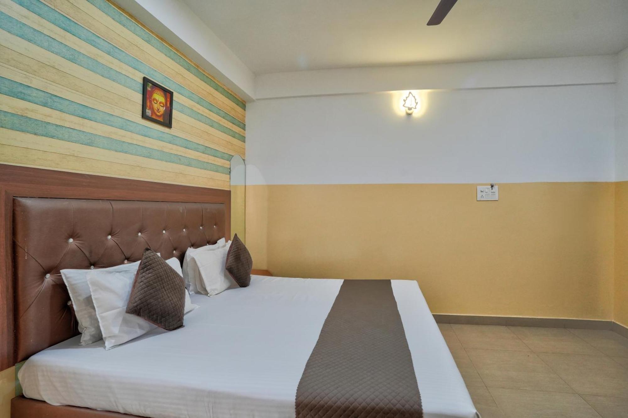 14 Door Home Stay Calangute Buitenkant foto