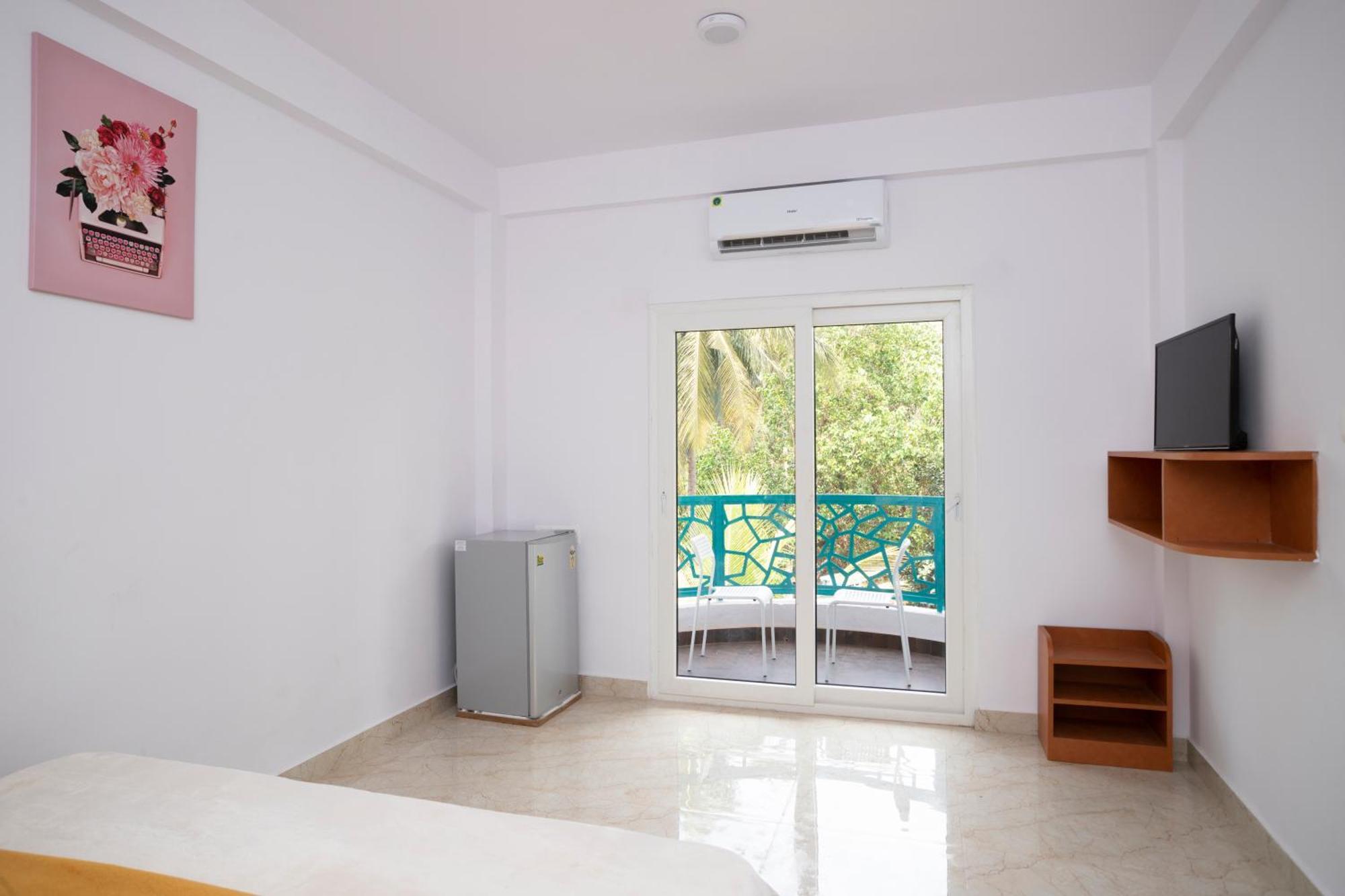 14 Door Home Stay Calangute Buitenkant foto