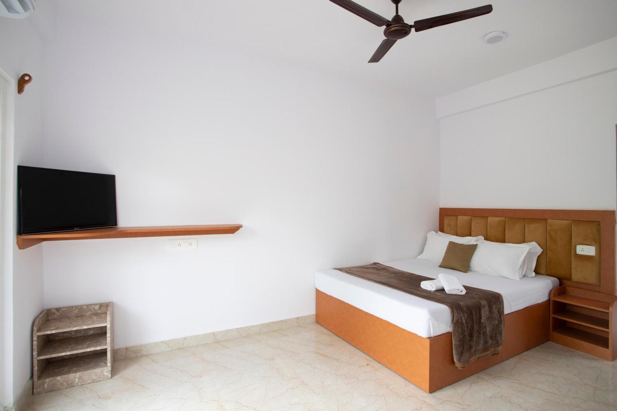 14 Door Home Stay Calangute Buitenkant foto