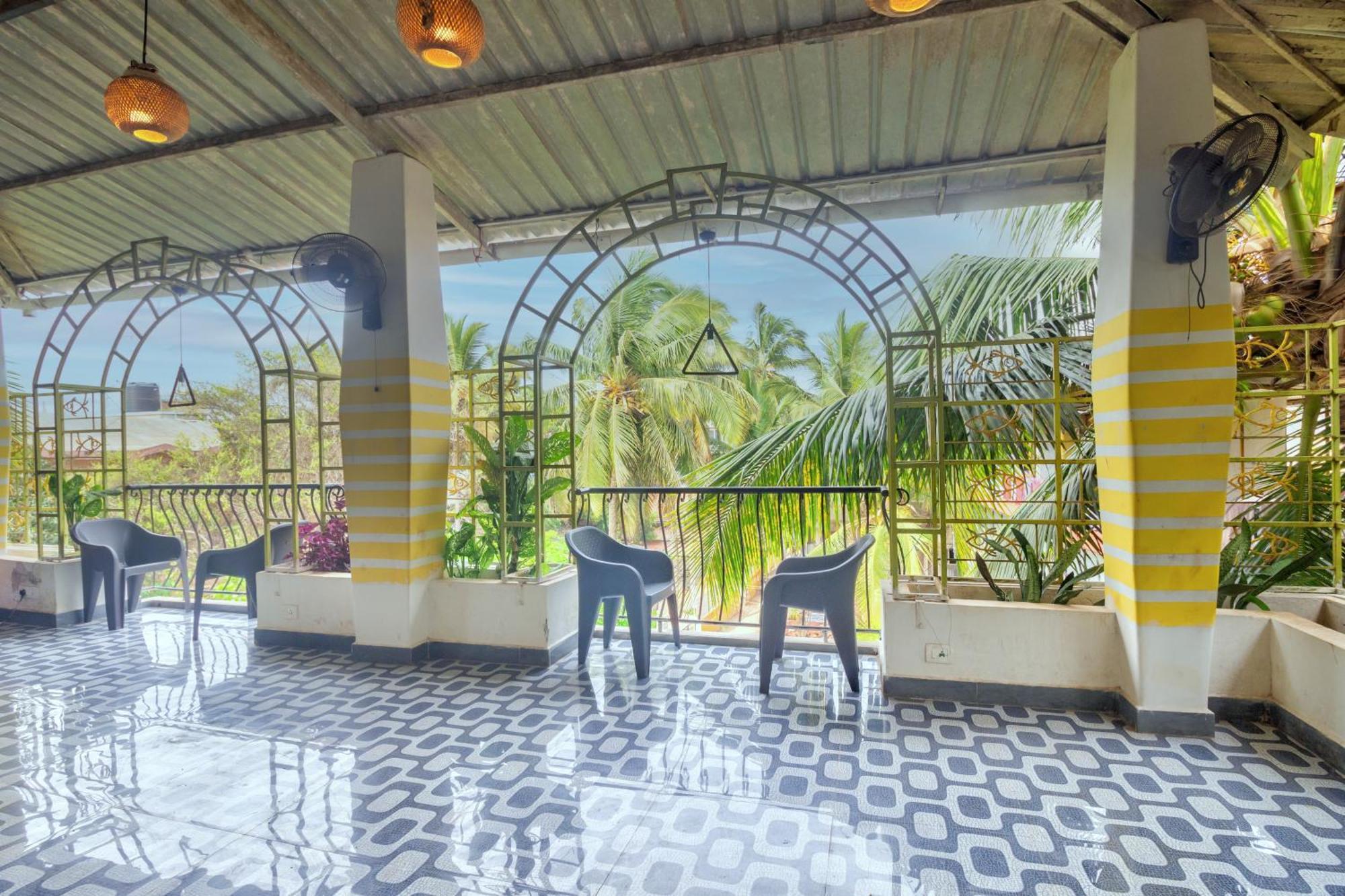 14 Door Home Stay Calangute Buitenkant foto