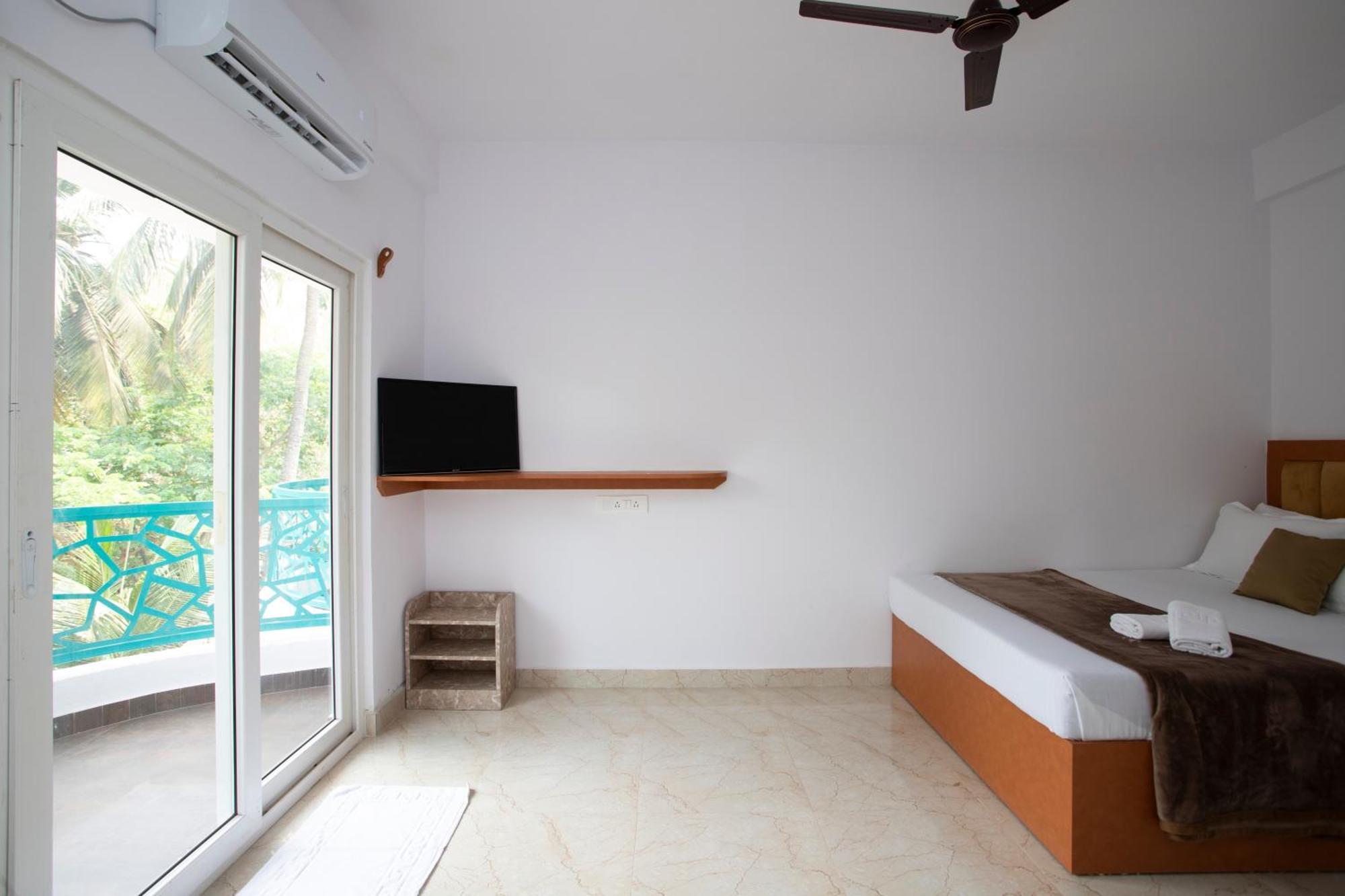 14 Door Home Stay Calangute Buitenkant foto